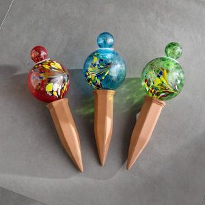 Swirled Glass Globe Plant Quencher - Green